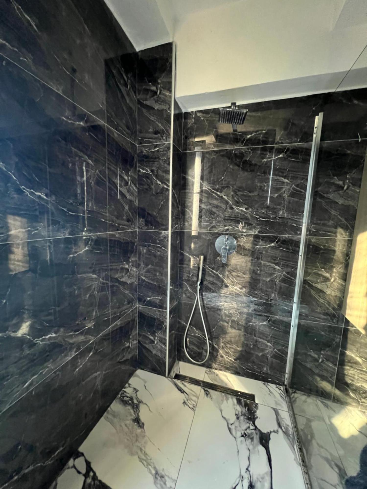 Piazza City Center Appartement Tirana Buitenkant foto